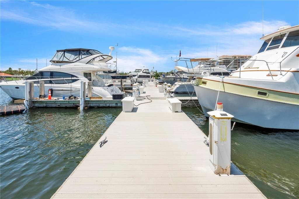 2600 HARBOURSIDE DRIVE R9 photo 9