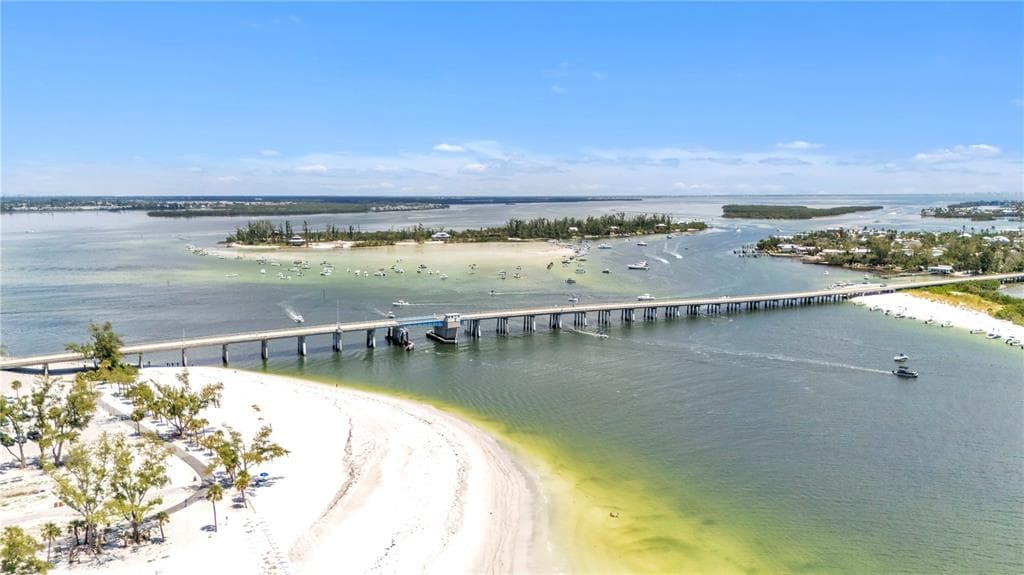 2600 HARBOURSIDE DRIVE R9 photo 24