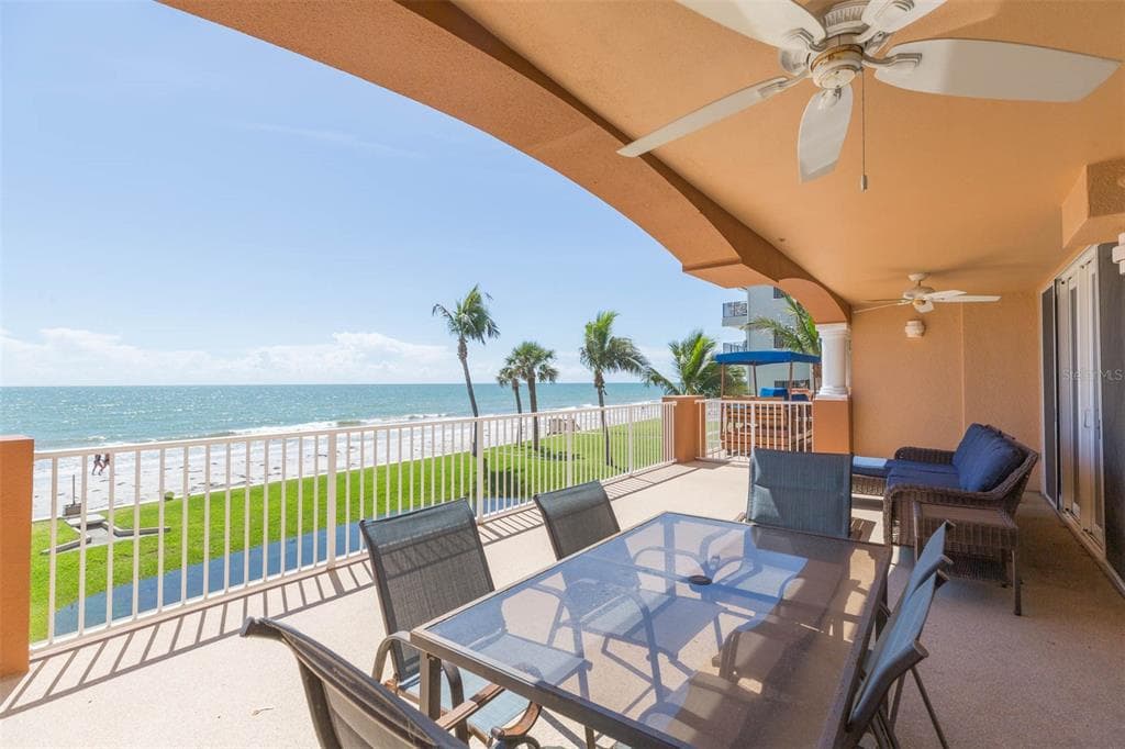 16326 GULF BOULEVARD 109 photo 2