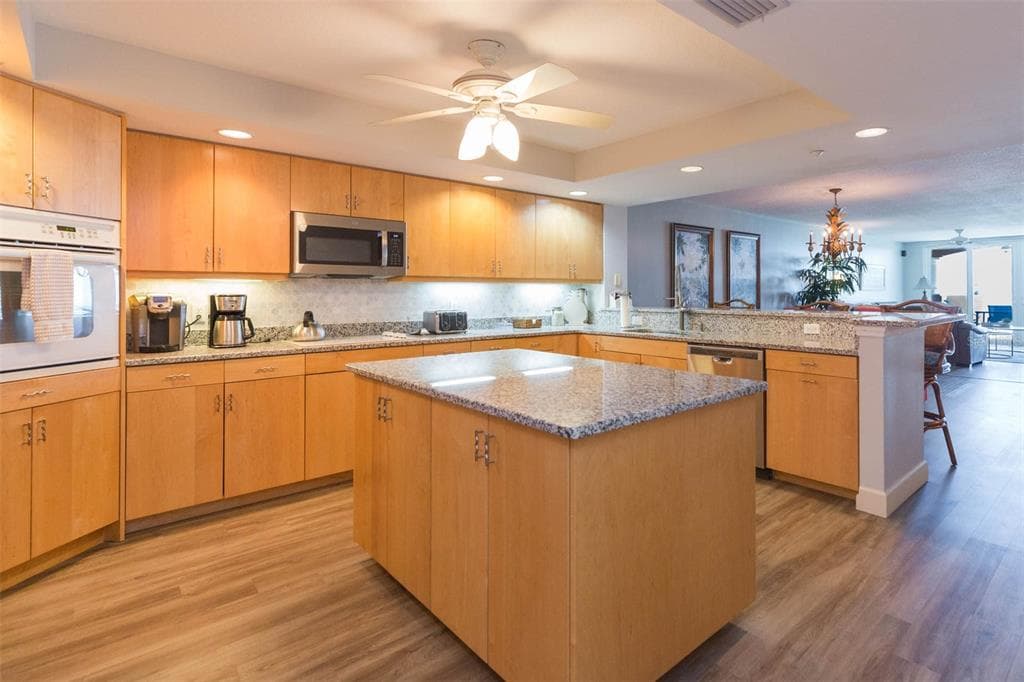 16326 GULF BOULEVARD 109 photo 7