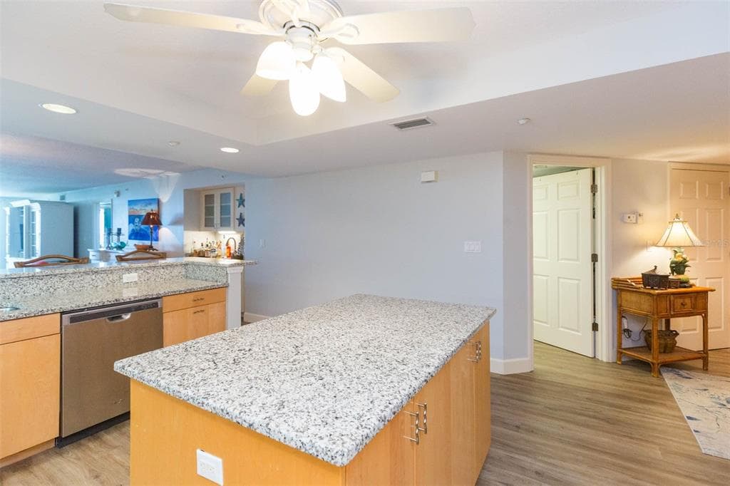 16326 GULF BOULEVARD 109 photo 10