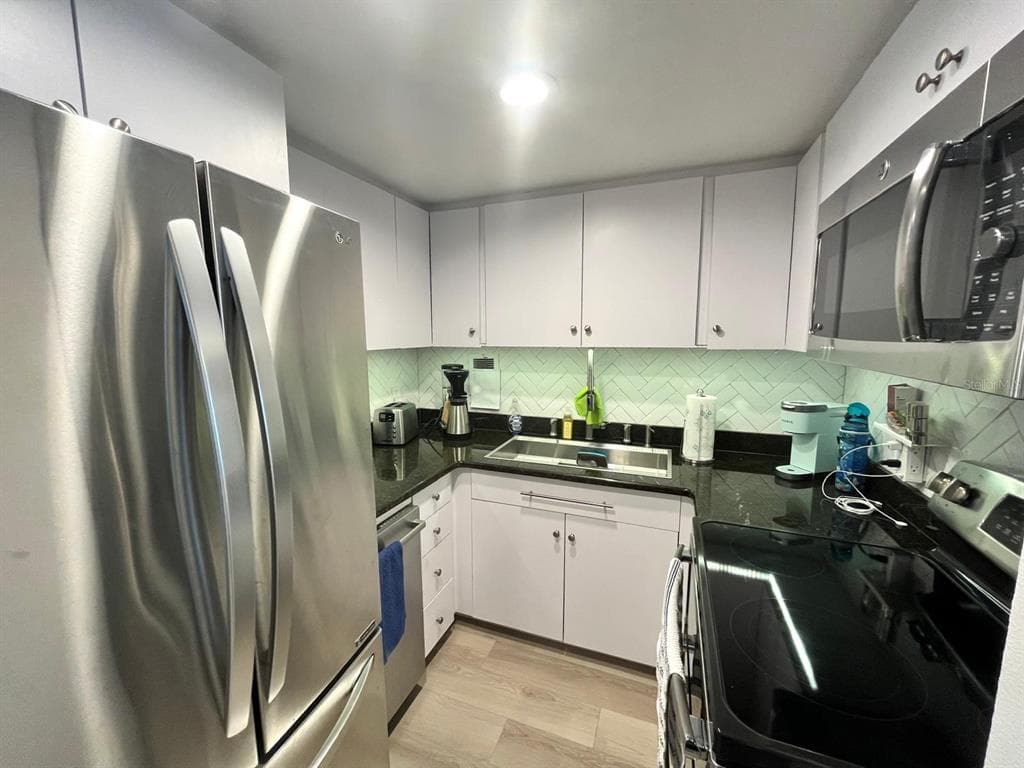 880 MANDALAY AVENUE S904 photo 18