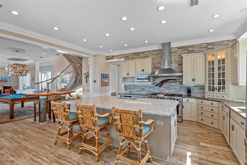2012 SPYGLASS LANE photo 19