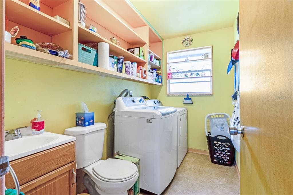 24 OAK STREET photo 6