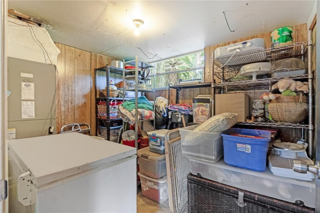 24 OAK STREET photo 25
