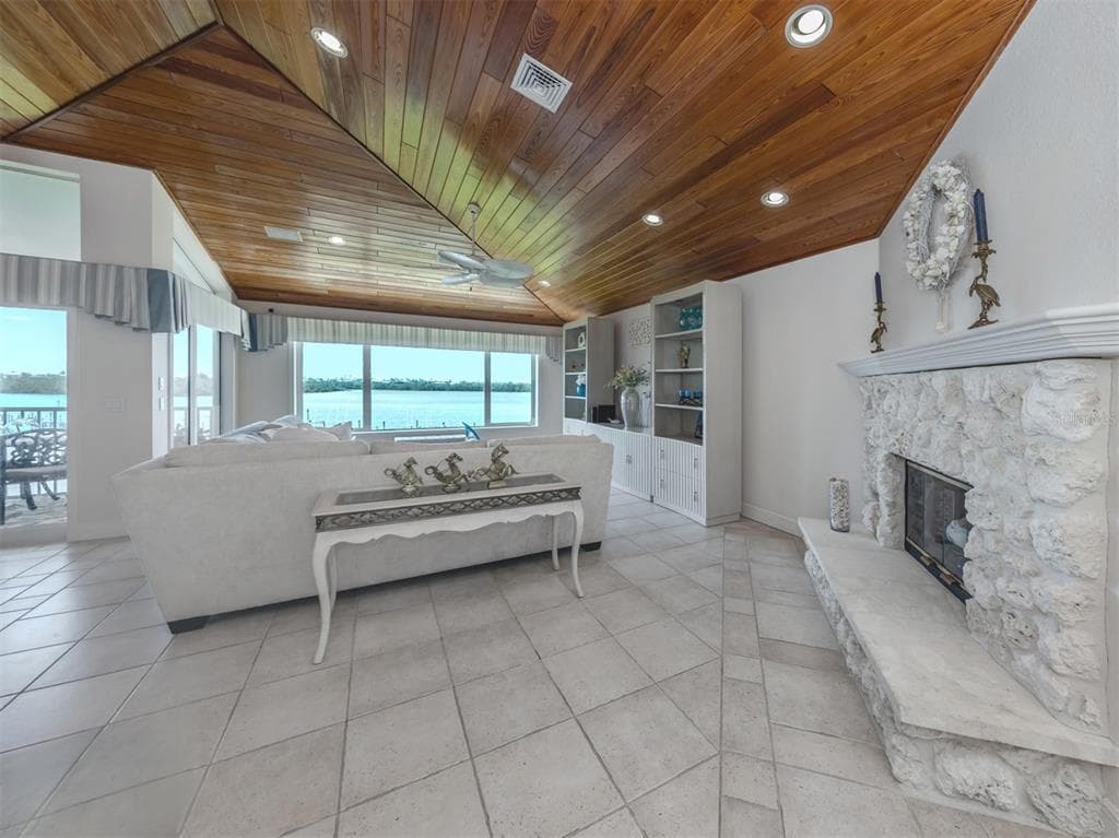 1400 BEACH ROAD #3 4