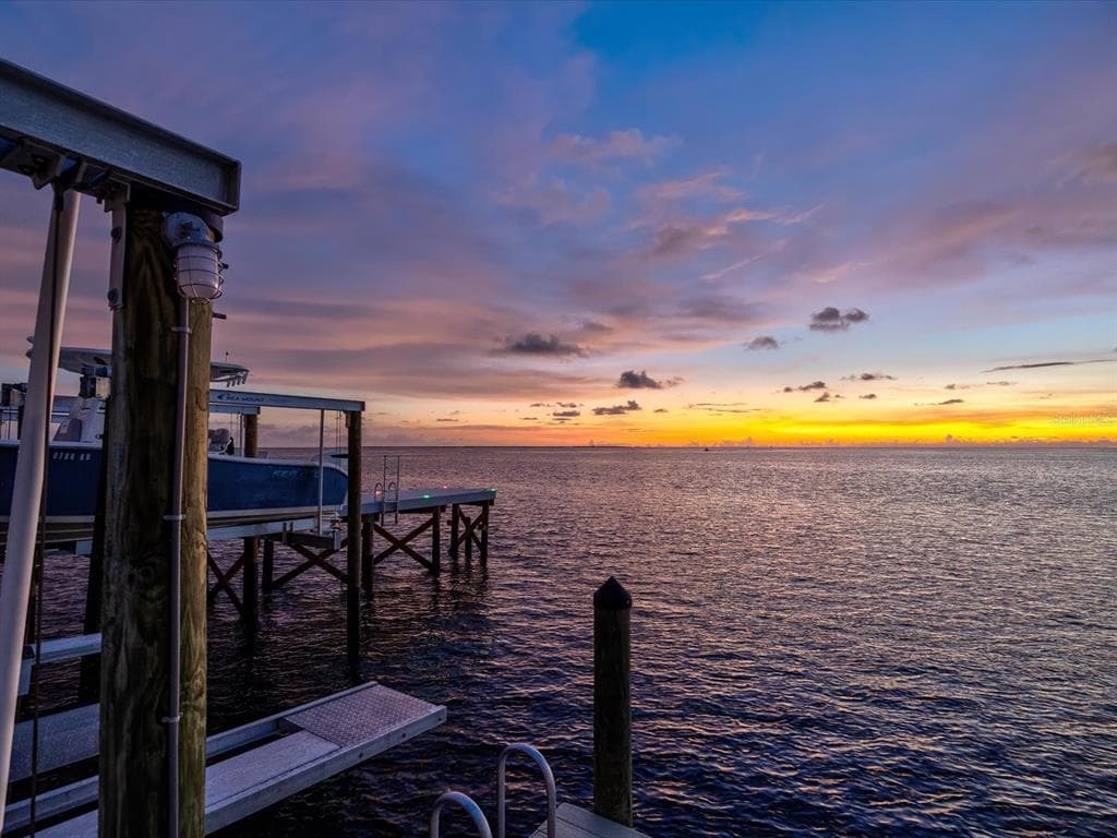 5101 WESTSHORE DRIVE 2