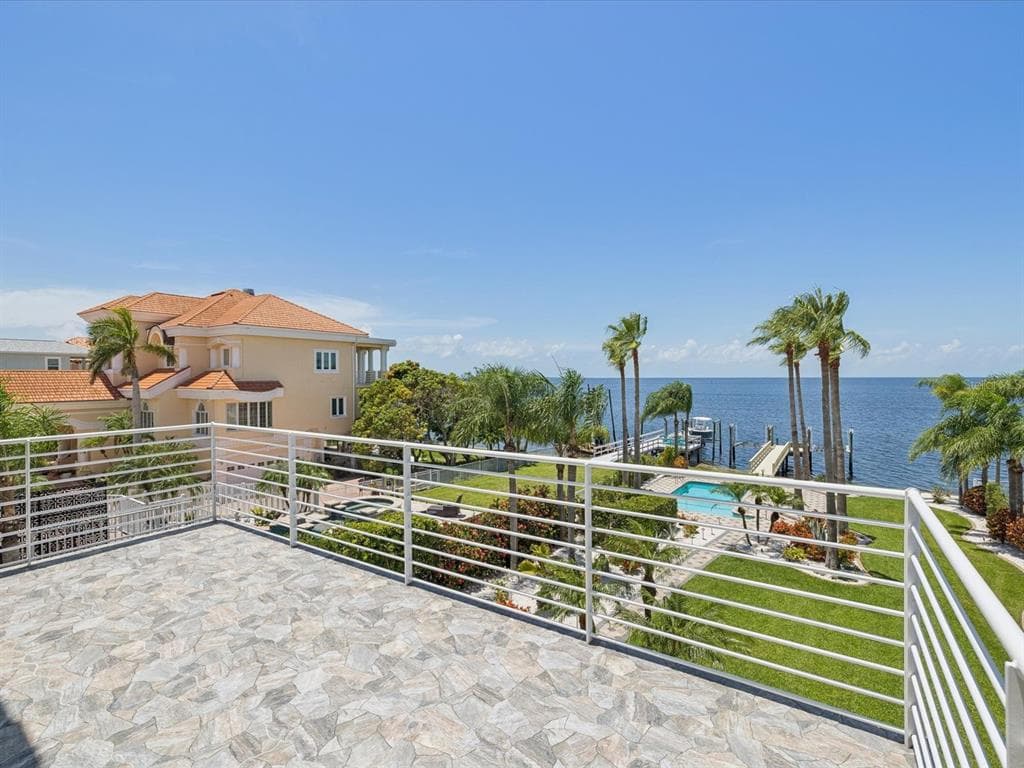 5101 WESTSHORE DRIVE 4