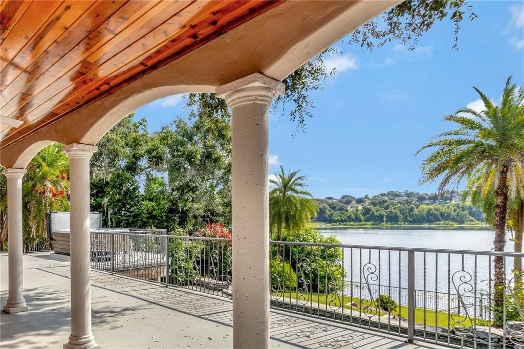 1105 LAKE NETTIE DRIVE 4