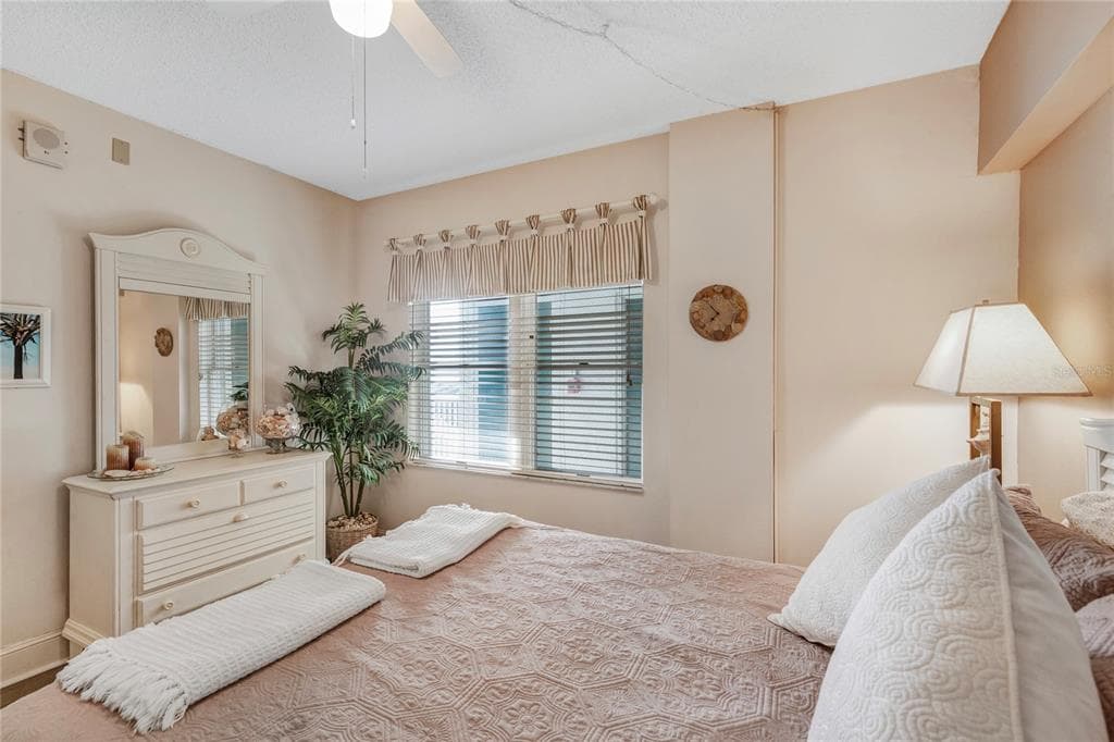 1582 GULF BOULEVARD 1506 photo 22