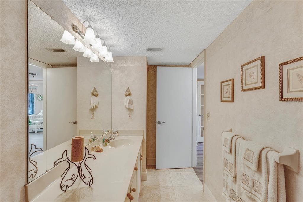 1582 GULF BOULEVARD 1506 photo 20