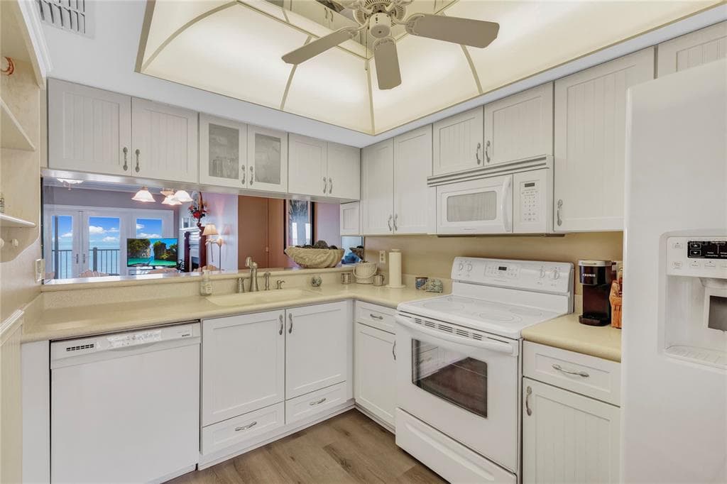 1582 GULF BOULEVARD 1506 photo 14