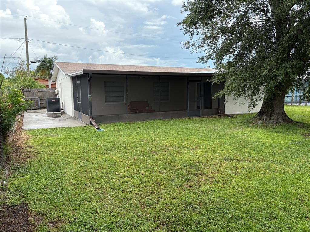 6418 W PARIS STREET photo 5