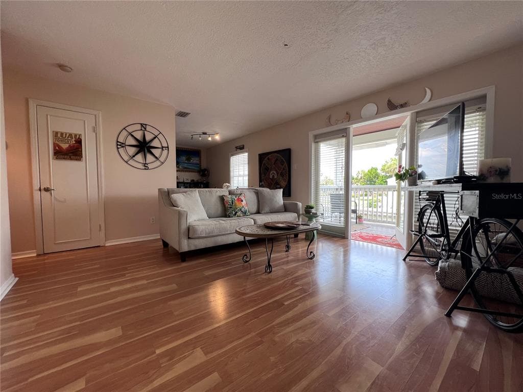 5020 BEACH DRIVE SE D photo 16