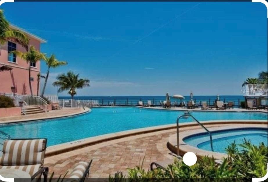 5020 BEACH DRIVE SE D photo 4