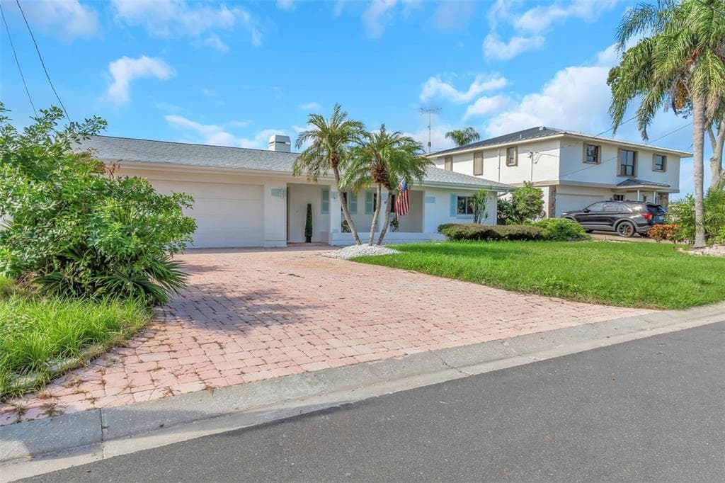 220 DRIFTWOOD DRIVE S 4