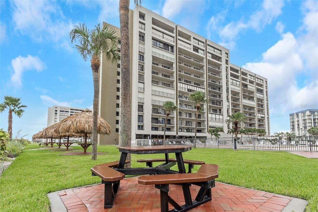 1480 GULF BOULEVARD 506 photo 16