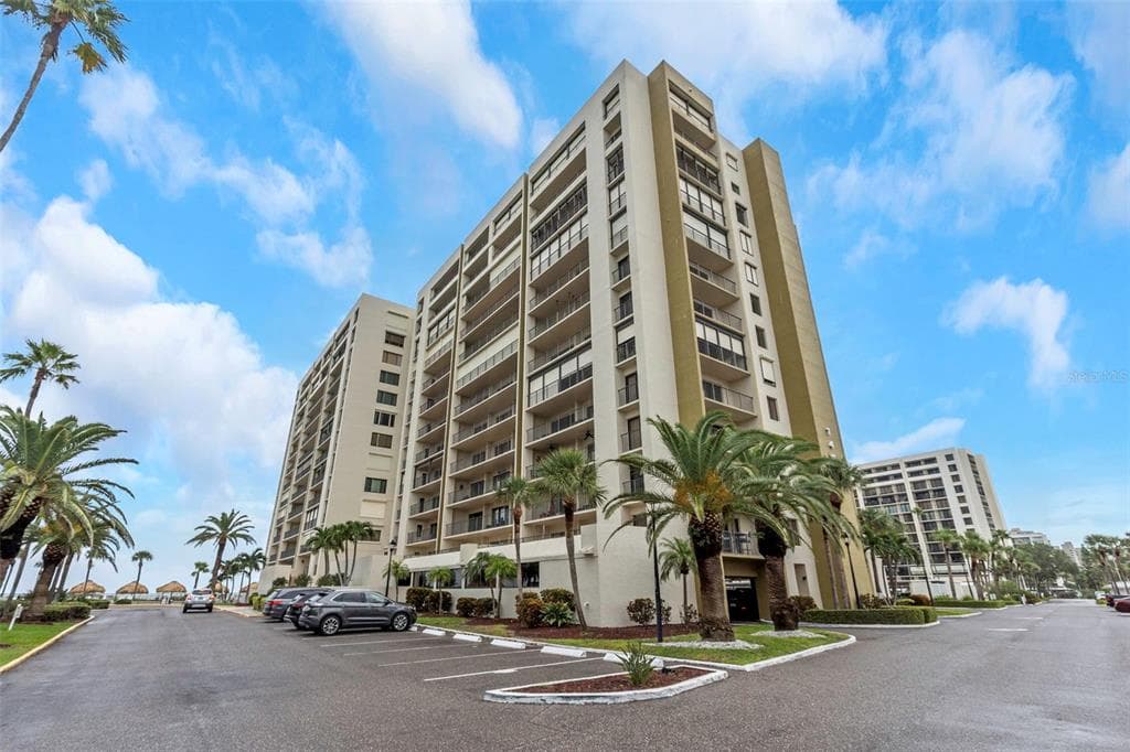 1480 GULF BOULEVARD 506 photo 3
