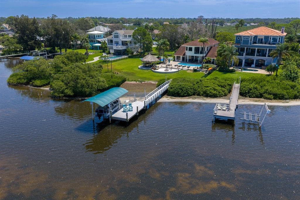 1632 SEA BREEZE DRIVE 5