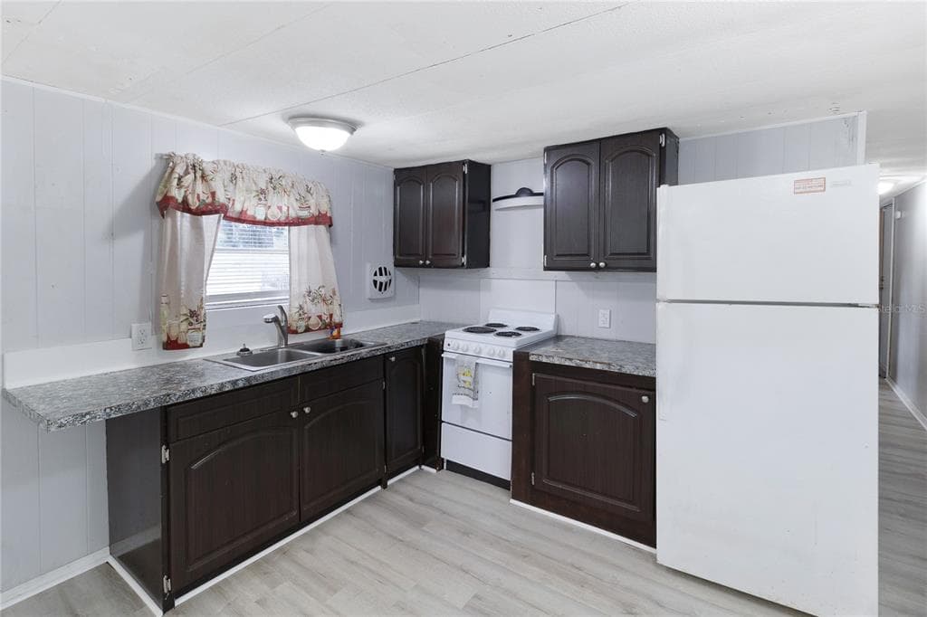 335 N COUNTY ROAD 315 5