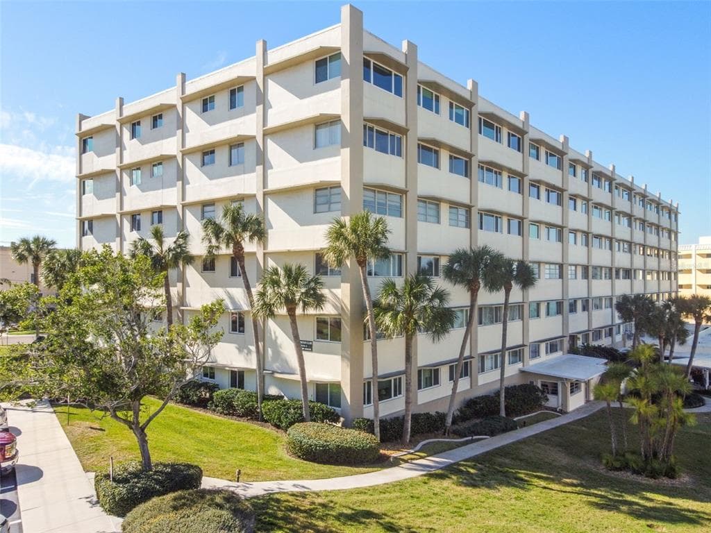 100 BLUFF VIEW DRIVE #607A 2