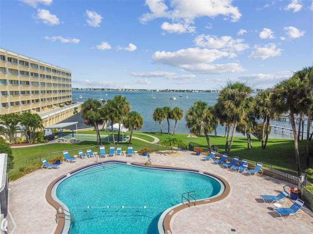 100 BLUFF VIEW DRIVE #607A 4
