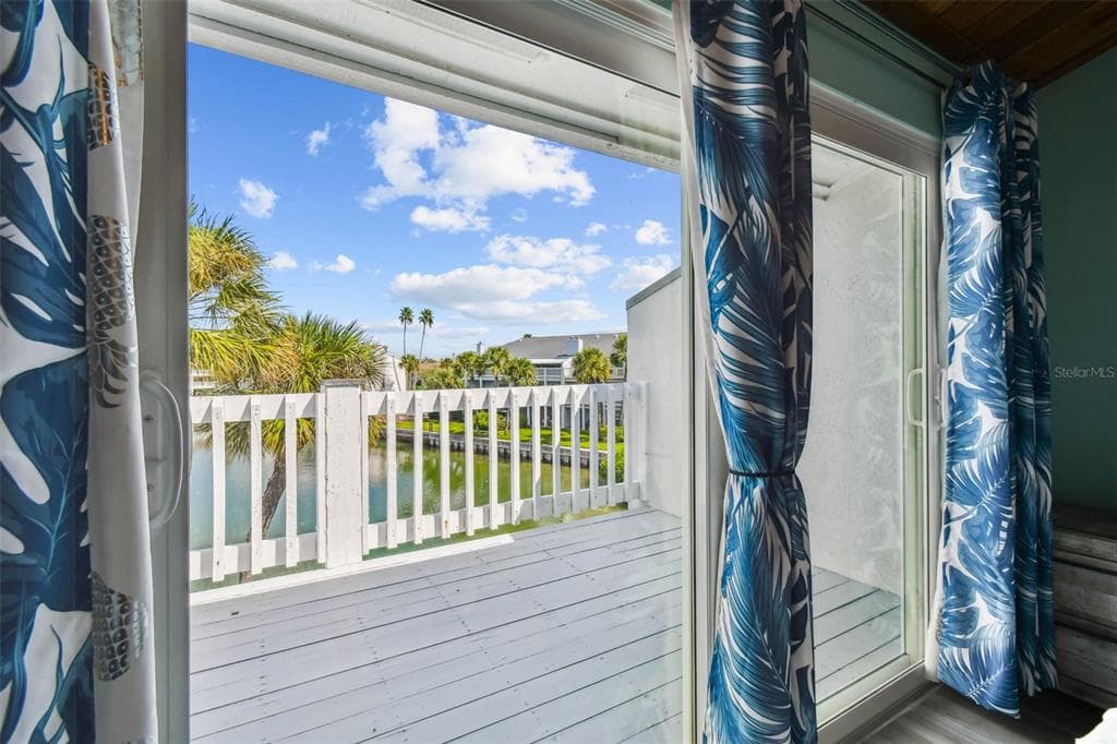12134 CAPRI CIR S 803 photo 19