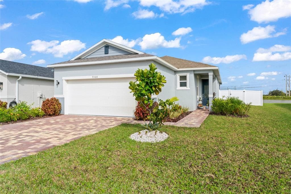 9368 SANDY BLUFFS CIRCLE photo 2