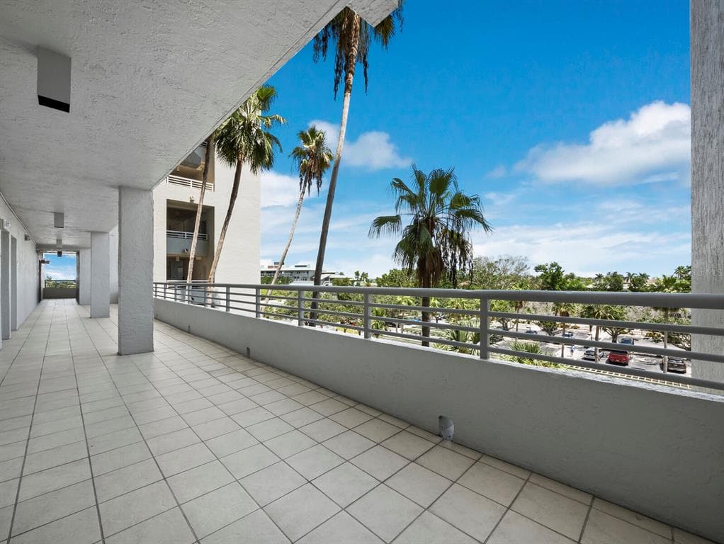 210 SANDS POINT ROAD 2405 photo 3