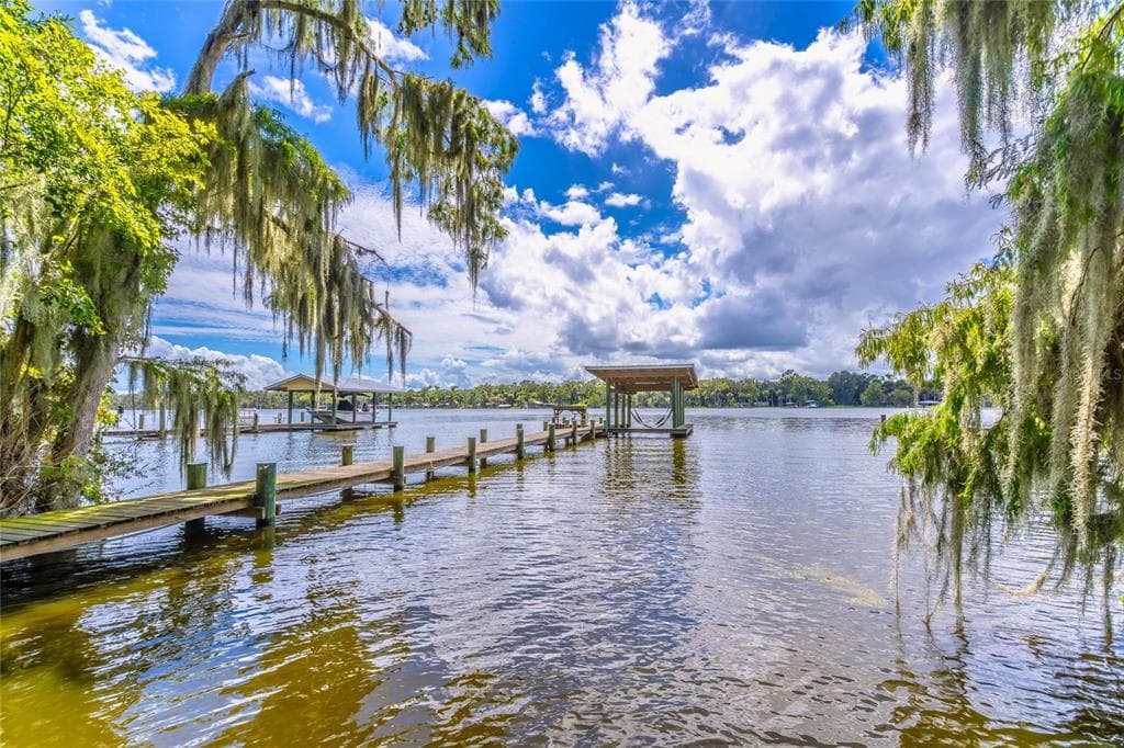 121 N LAKE GEORGE DRIVE 1