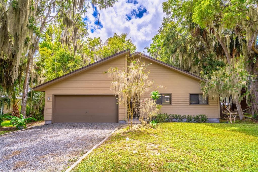 121 N LAKE GEORGE DRIVE 4