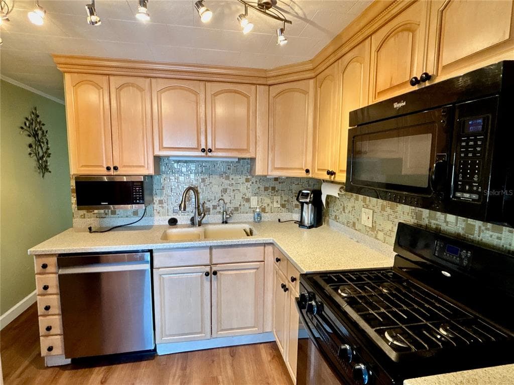 144 AMERICANA COURT NE 218 photo 10