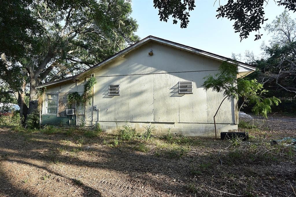 7610 ANNA AVENUE photo 4