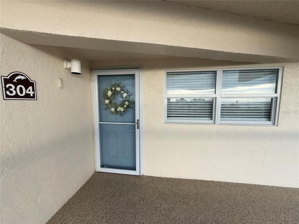 1480 GULF BOULEVARD 304 photo 5