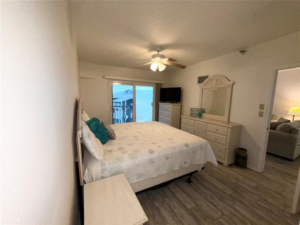1480 GULF BOULEVARD 304 photo 19