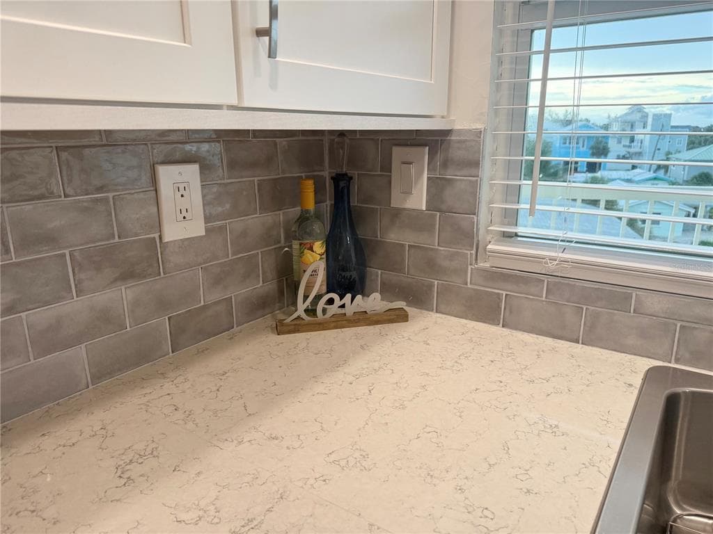 1480 GULF BOULEVARD 304 photo 8