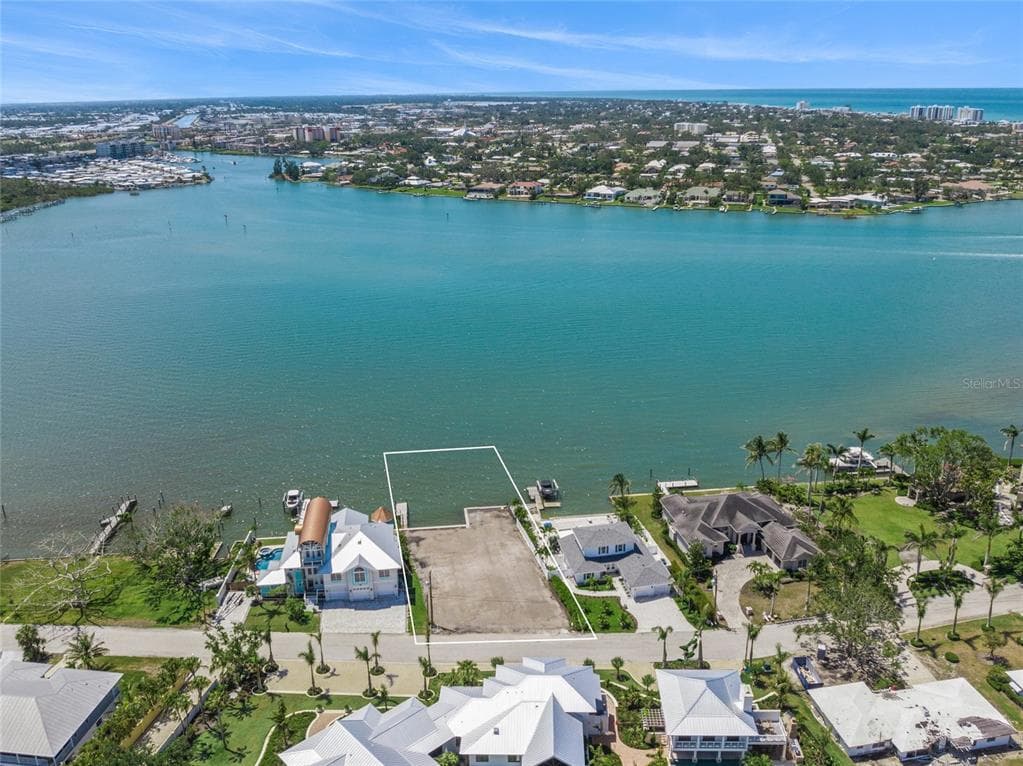 325 SUNRISE DRIVE photo 6