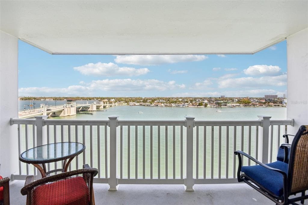 500 TREASURE ISLAND CAUSEWAY 711 photo 2