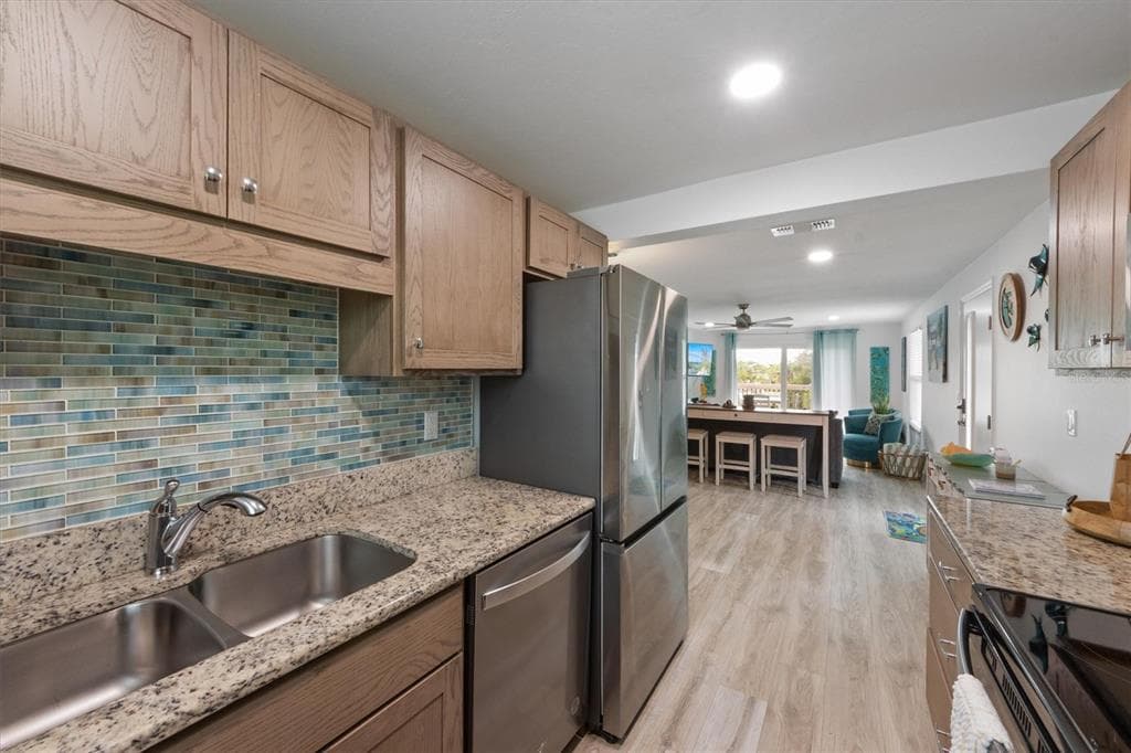 6808 PALM DRIVE B photo 9
