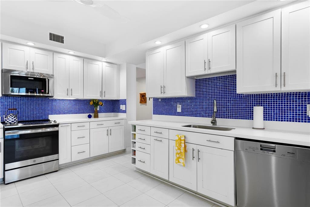 4993 BACOPA LANE S 304 photo 10