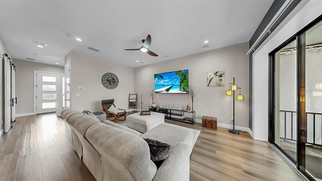 1406 ALHAMBRA DRIVE photo 18