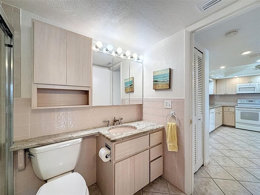 4550 COVE CIRCLE 507 photo 16
