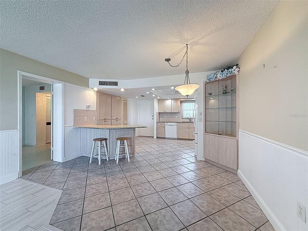 4550 COVE CIRCLE 507 photo 9