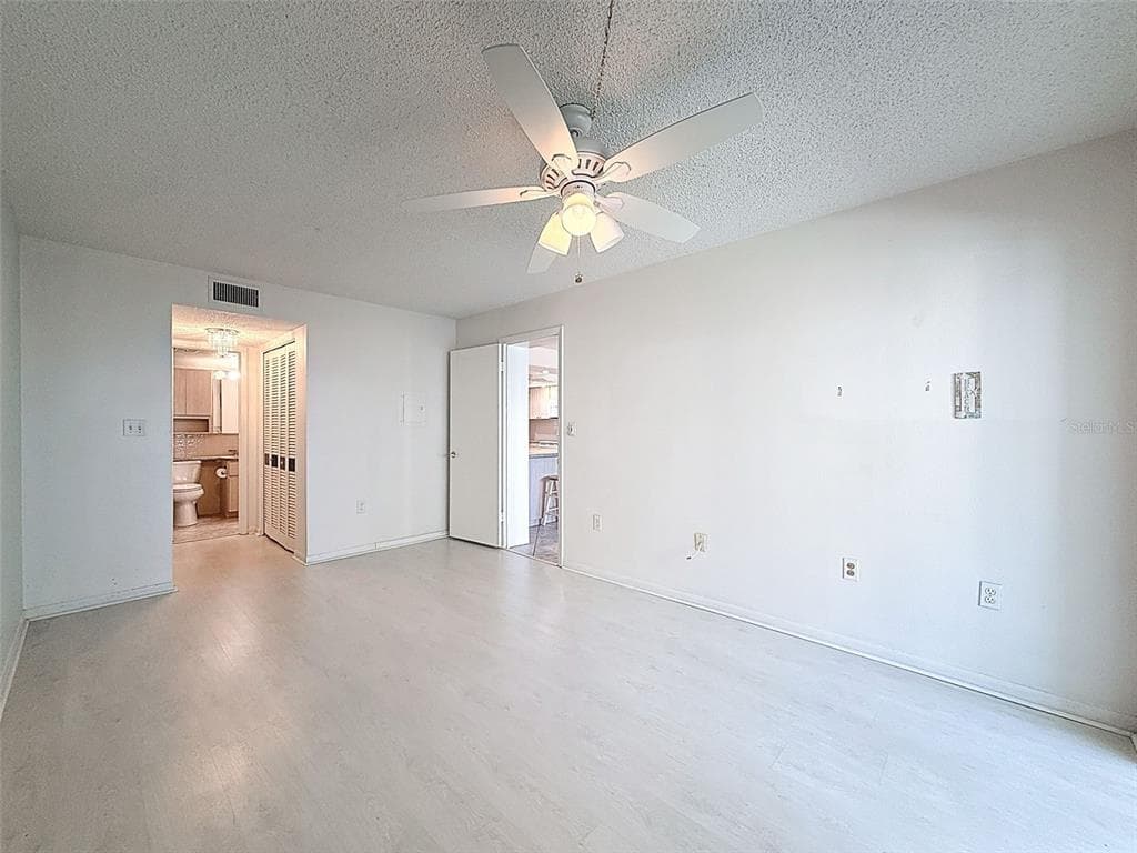 4550 COVE CIRCLE 507 photo 14