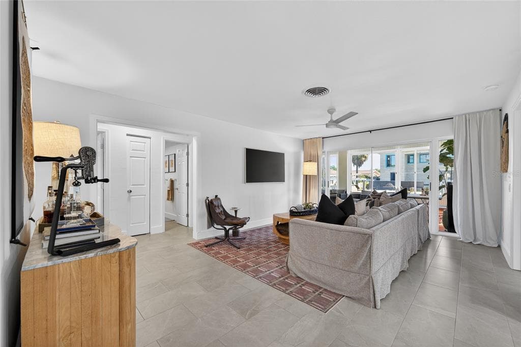 4091 13TH WAY NE photo 11