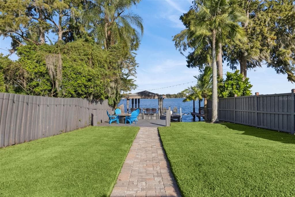560 OLOLU DRIVE photo 22