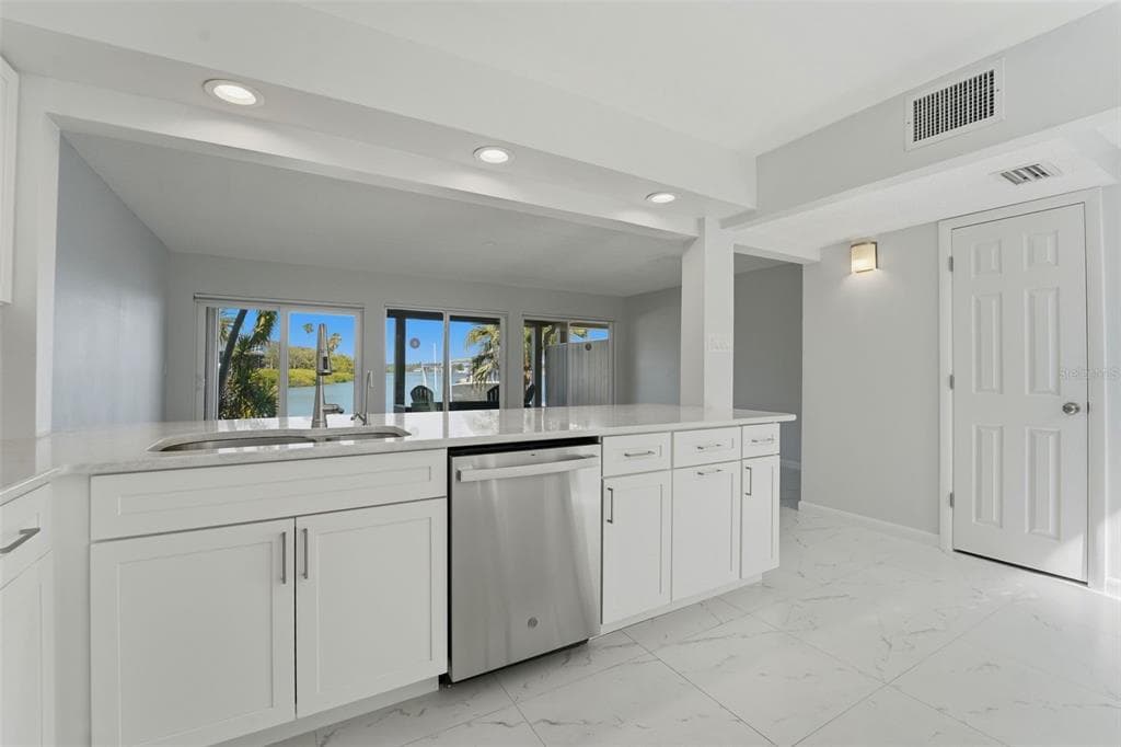 833 E GULF BOULEVARD 103 photo 9