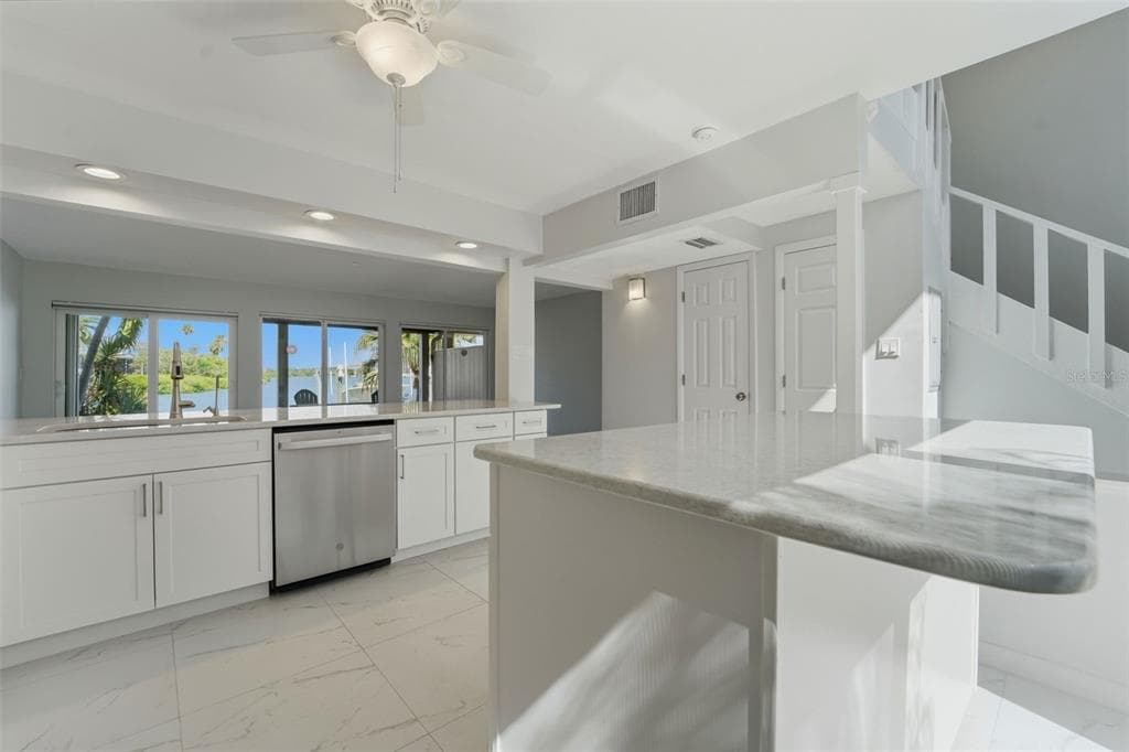 833 E GULF BOULEVARD 103 photo 11