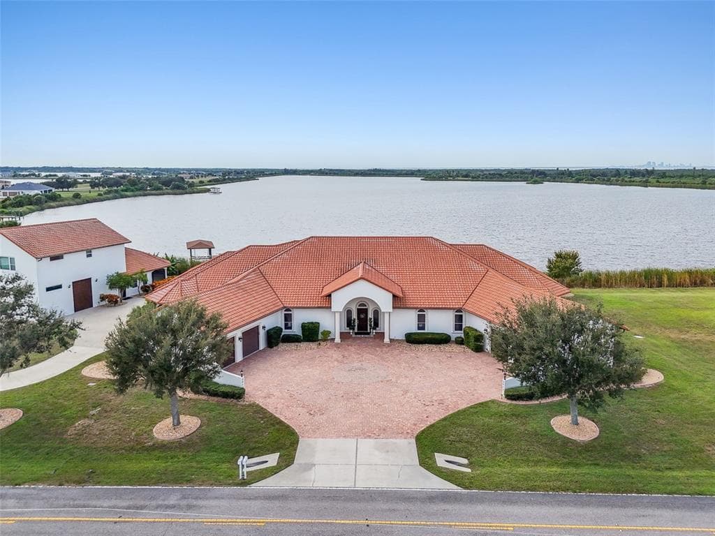 3215 GULF CITY ROAD 1