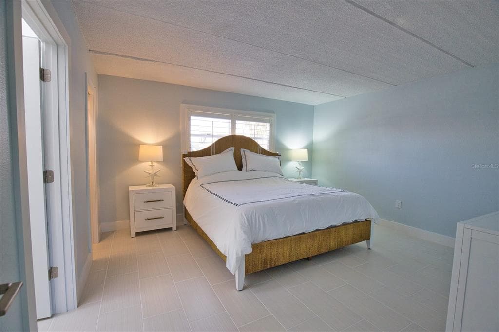 902 GIBBS ROAD 184 photo 19
